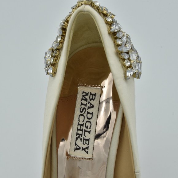 Like-new Badgley Mischka Gorgeous Pointed Toe Evening Shoes Pumps, Ivory, Size 5 - Picture 11 of 14